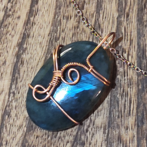 Copper Lyre Oval Labradorite Pendant