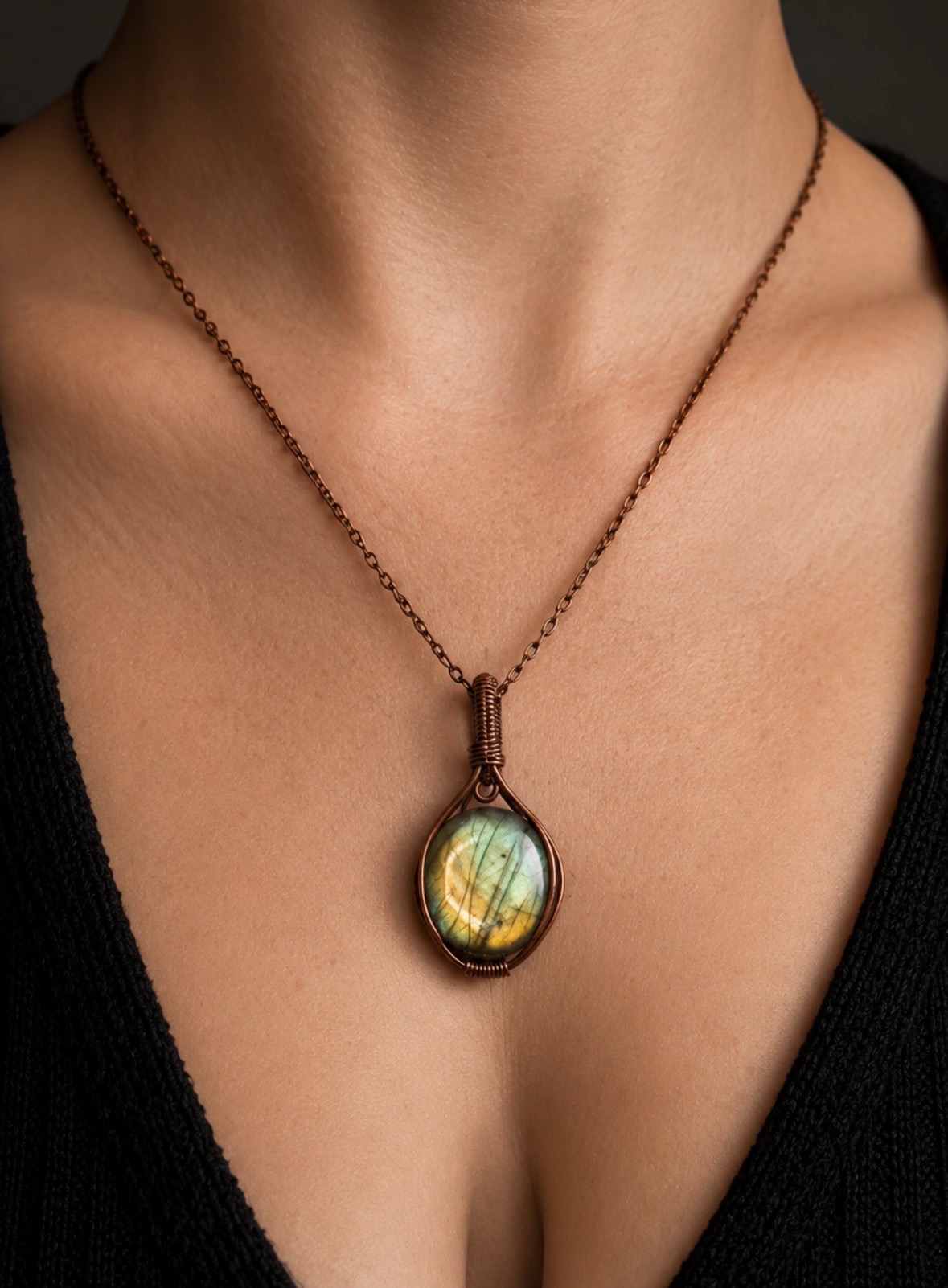 "Bright Lite" Green & Gold Flash Labradorite Pendant - Image 2